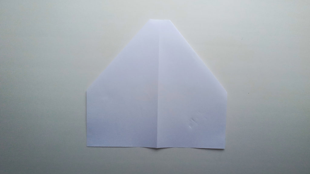 Бумажный самолетик Замок Накамуры - Шаг 8 - Переворачиваем фигуру