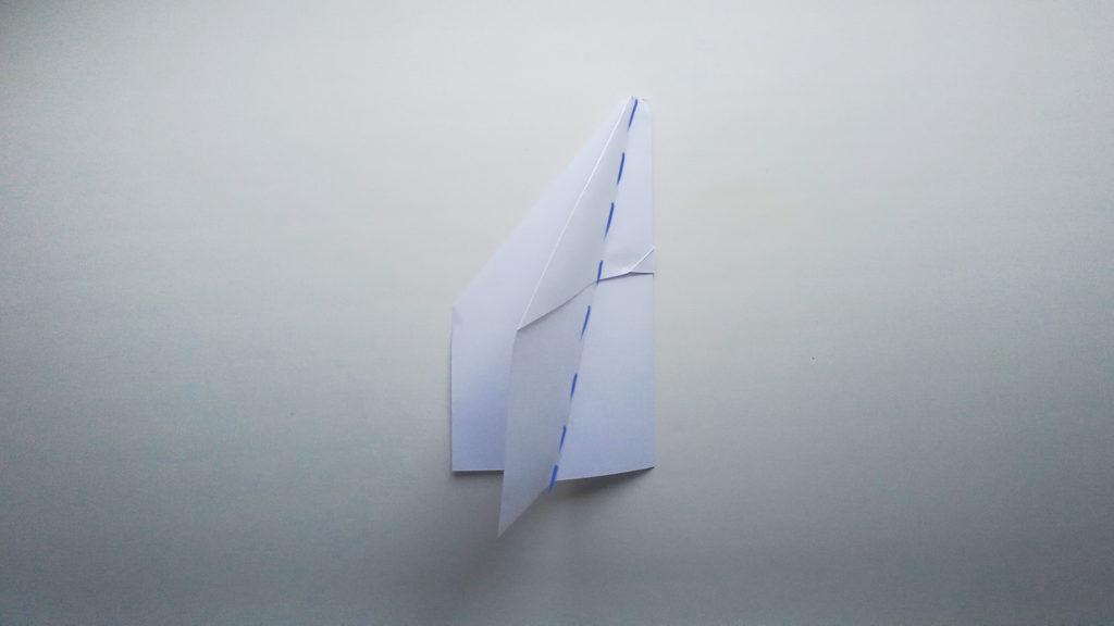 Бумажный самолетик Замок Накамуры - Шаг 9-1 - Правое крыло