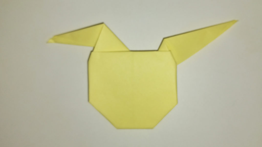 Оригами Пикачу - переворачиваем, рисуем лицо