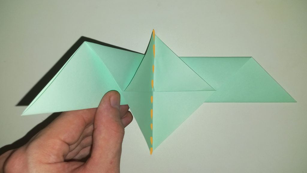 Оригами птичка - складываем фигуру пополам