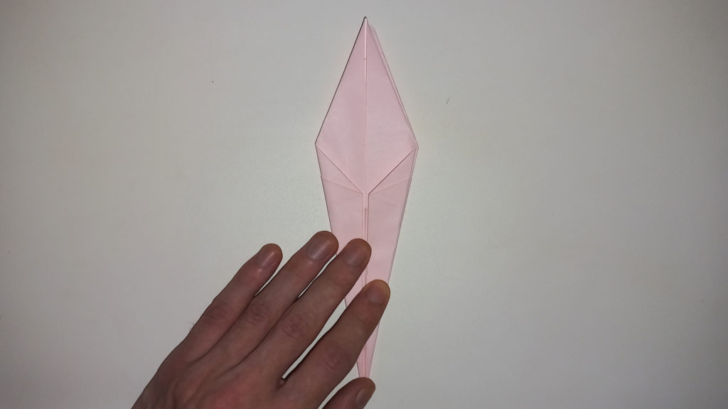 Оригами журавлик - Шаг 9-1 - Складываем боковые углы с другой стороны