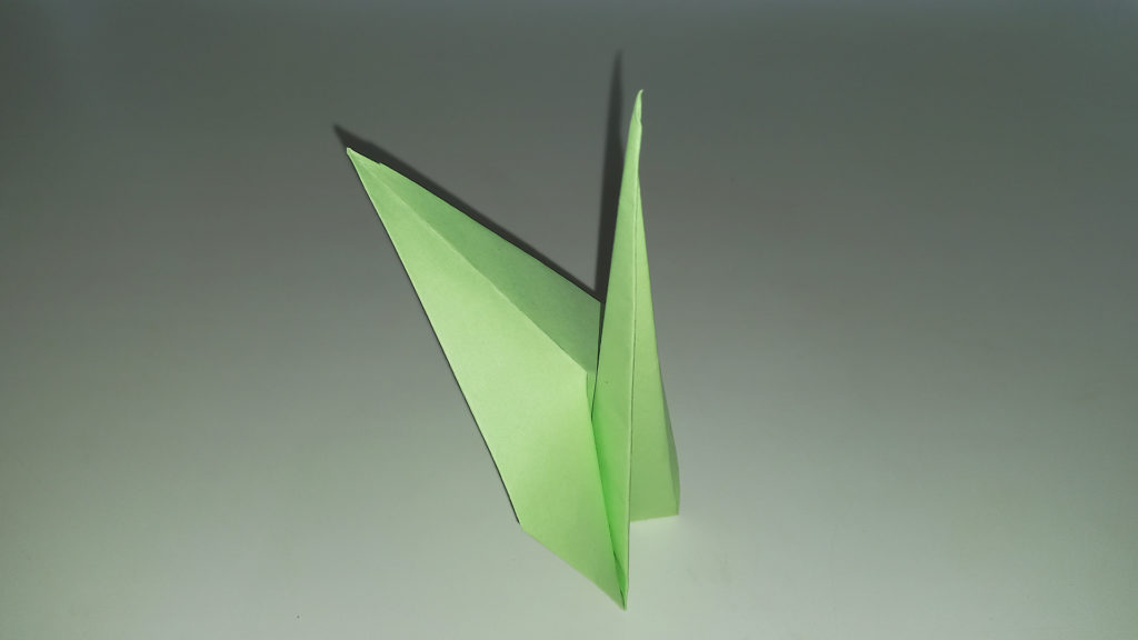 Готовый стебель из бумаги в технике оригами