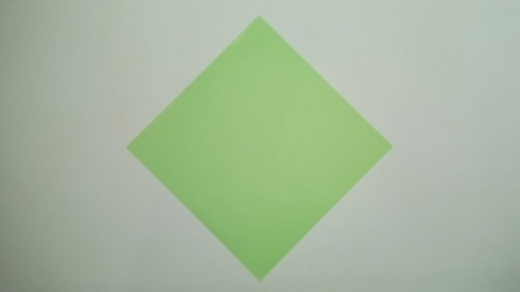 Оригами Стебель - Шаг 1 - Квадратный зеленый листок